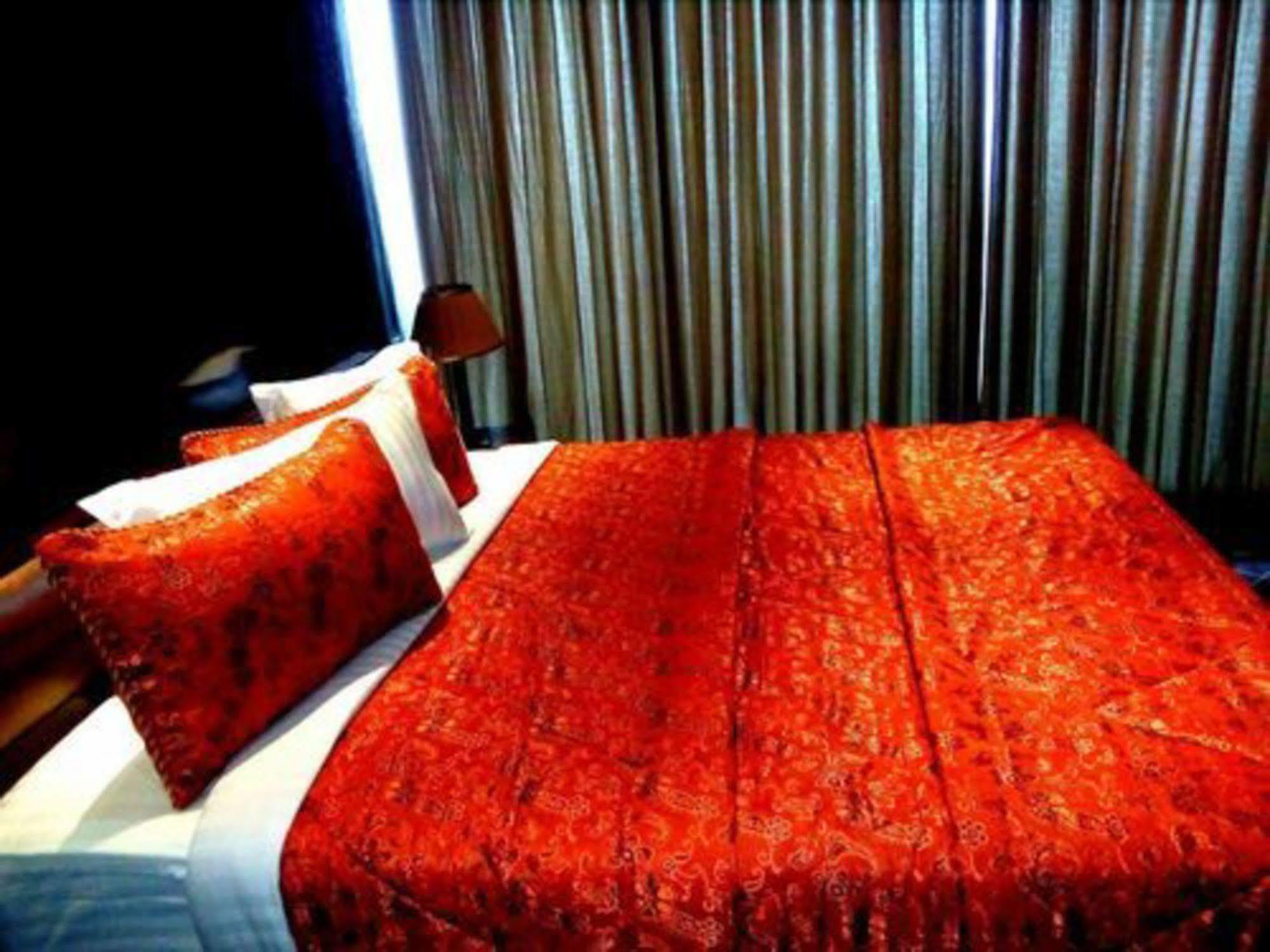 Bling Hotel International Multan Exterior photo